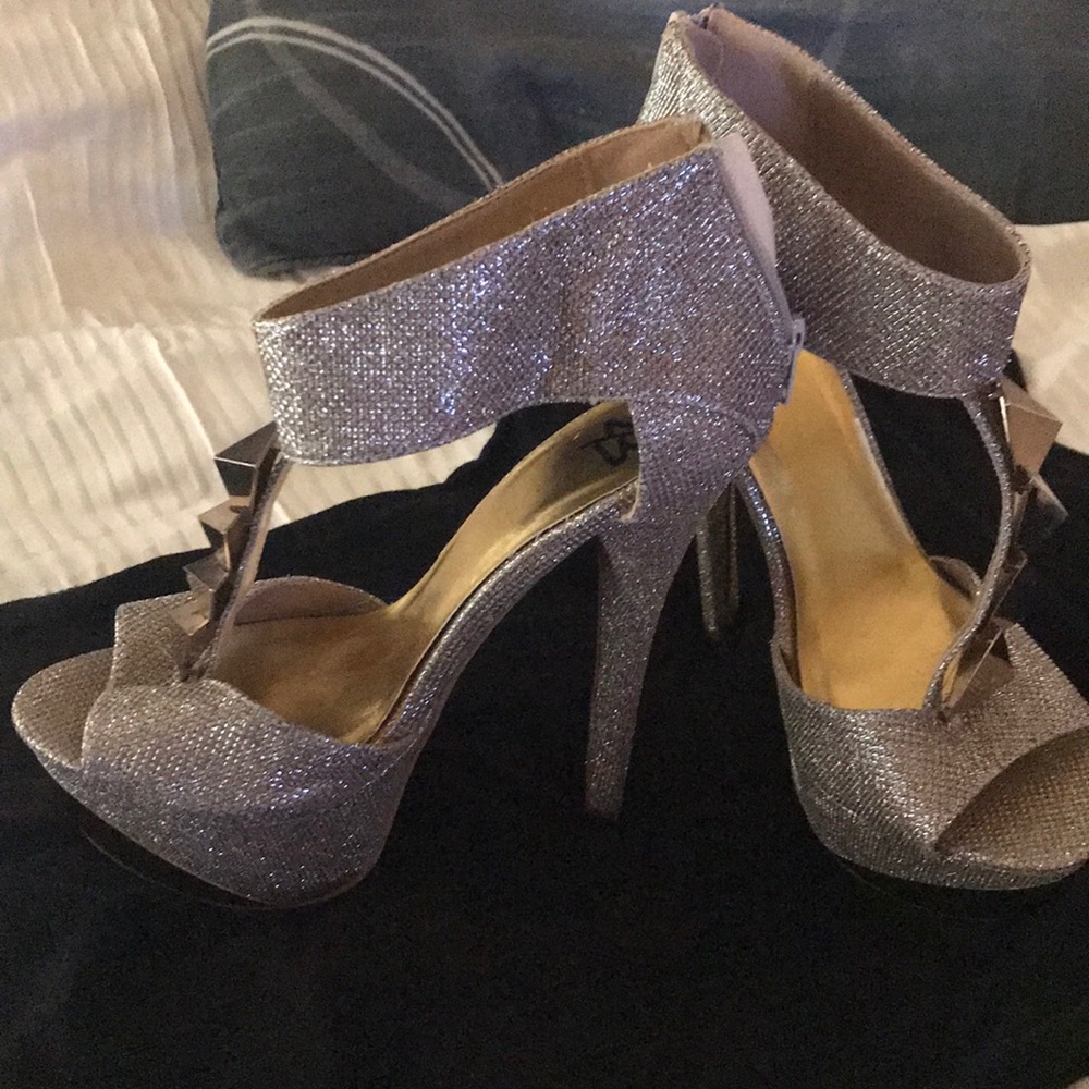 2B SHOES Gold